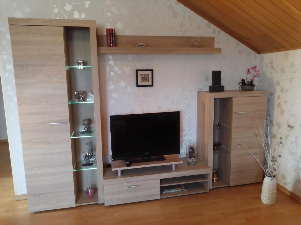Haus Heidrun Appartement Dolgesheim Buitenkant foto