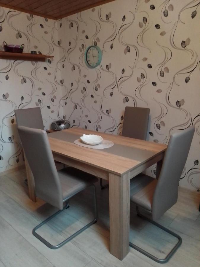 Haus Heidrun Appartement Dolgesheim Buitenkant foto