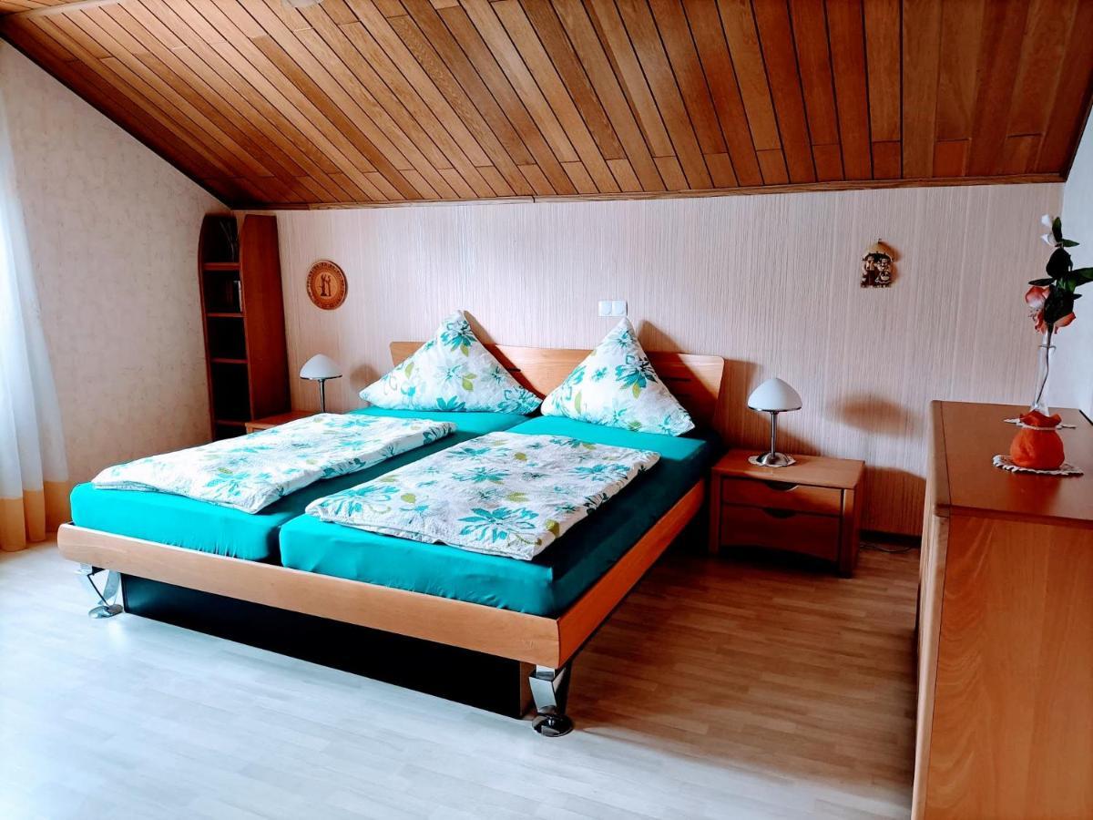 Haus Heidrun Appartement Dolgesheim Buitenkant foto